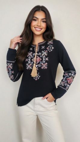 В'язана бавовняна блузка вишиванка