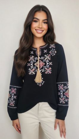 В'язана бавовняна блузка вишиванка