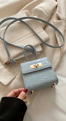 Сумочка Ice Blue Mini: Трендова прохолода у ваших руках