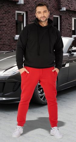 Red & Black Energy: Твій ідеальний спортивний аутфіт