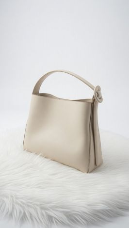 Structural Chic: Сумка, яка тримає форму і ваш ритм дня