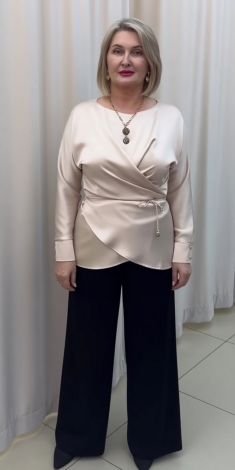 Чуттєва Елегантність: Блузка, Створююча Настрій
