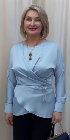 Чуттєва Елегантність: Блузка, Створююча Настрій