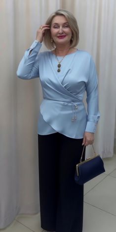 Чуттєва Елегантність: Блузка, Створююча Настрій