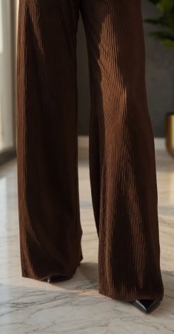 Брючний костюм Silk & Pleats: Мистецтво бути елегантною