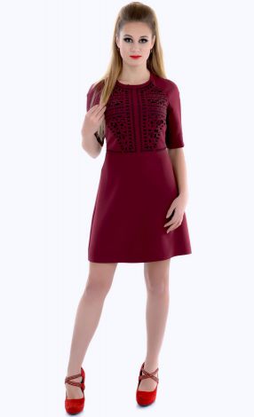 Платье с перфорацией