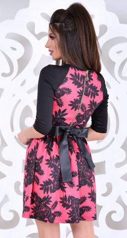 Сукня з принтом і поясом