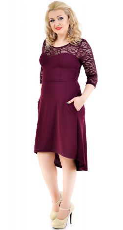 Платье с гипюром большого размера