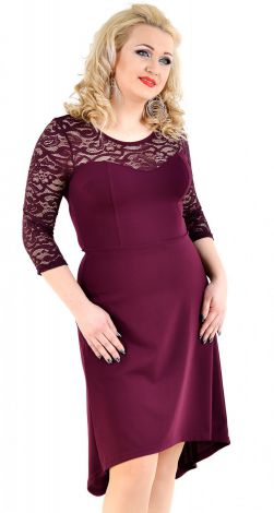 Платье с гипюром большого размера