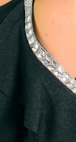 Костюмы женские