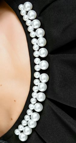 Платье с жемчугом