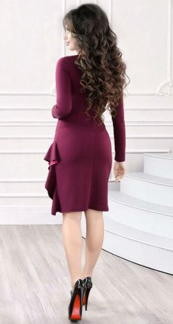 Платье с высоким разрезом
