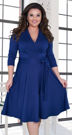 Платье  с расклешённой юбкой и поясом 