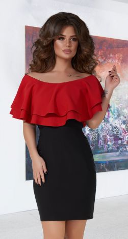 Двухцветное узкое платье с воланами