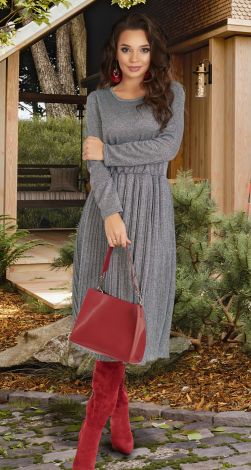 Блискотлива плісована сукня