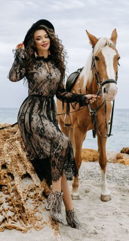 Красивое гипюровое платье