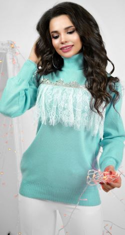 Тёплый и нарядный гольф