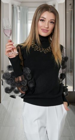 Нарядный свитерок с высокой стойкой