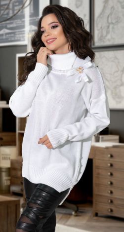 Удлинённый свитер с жемчугом 