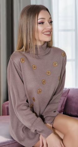 Бежевый гольф с кристаллами