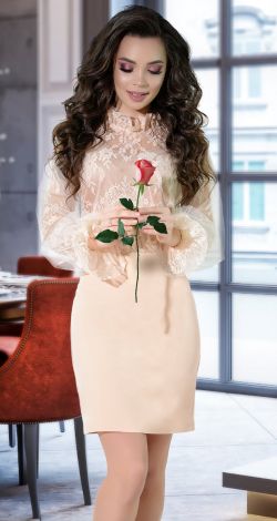 Красива сукня з гіпюром