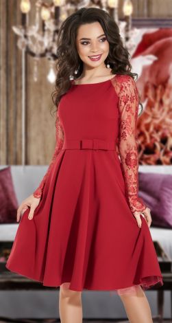 Нарядное платье с фатиновым подюбником