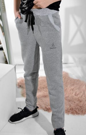 Sports pants for teenagers