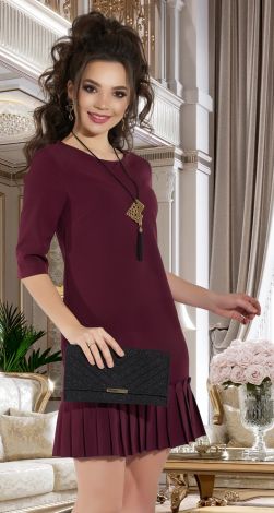 Стильное платье плиссе