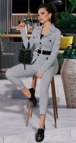 Костюми жіночі