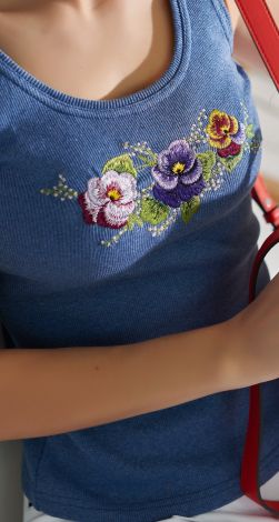 Майка с вышивкой
