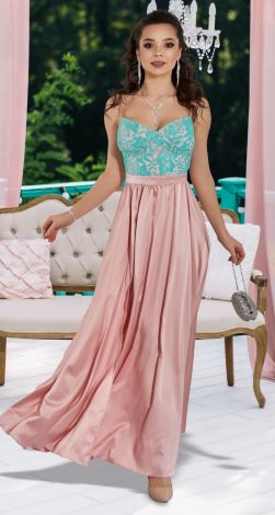 Красивое длинное платье 