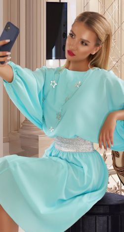 Костюмы женские