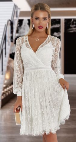 Белое гипюровое платье плисе