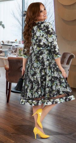 Красивое платье с двойной юбочкой большого размера