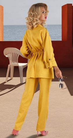 Костюми жіночі