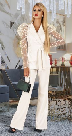 Брючный костюм с гипюром