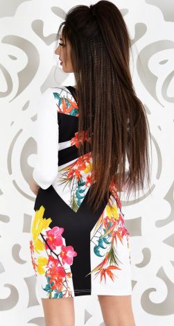 Платье с ярким принтом