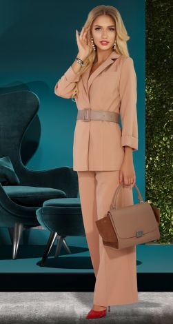 Костюми жіночі