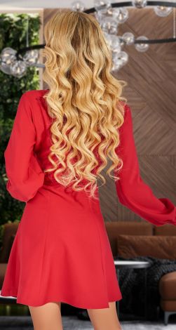 Червона сукня на змієчці