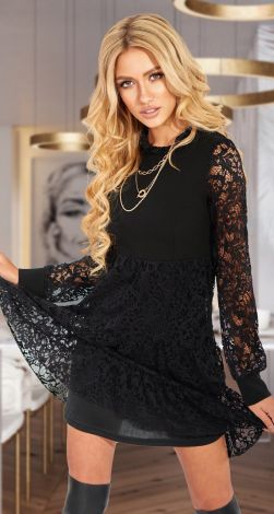 Чёрное гипюровое платье 