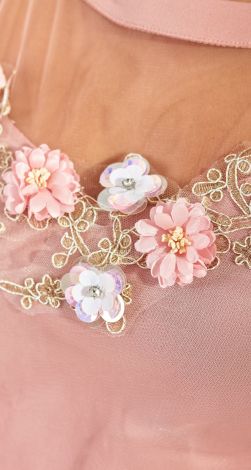 Платье с красивыми рукавами