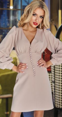 Сукня з красивим декольте та ліфом