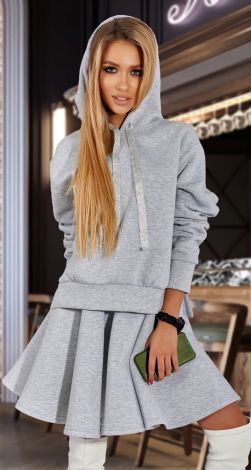 Стильний костюм їхньої тринитки