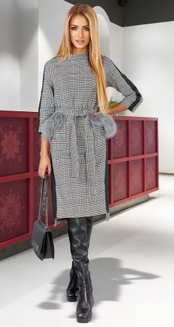 Стильне плаття в клітку