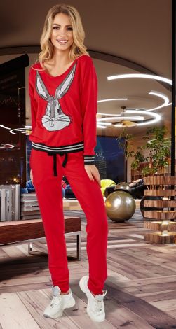 Червоний костюм з аплікацією