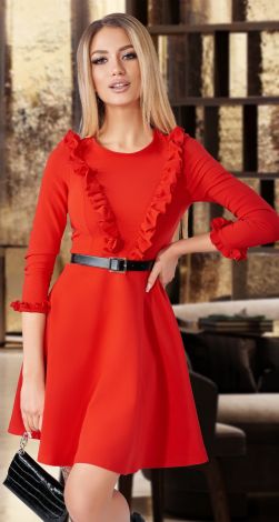 Стильна сукня з оборочками