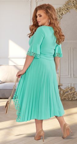 Костюмы женские