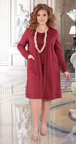 Костюмы женские