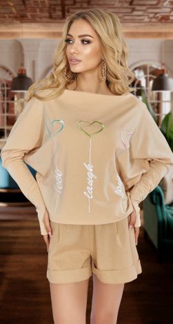 Walking suit with embroidery