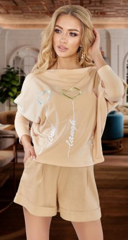 Walking suit with embroidery